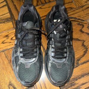 NIKE V2K run women’s sneakers
